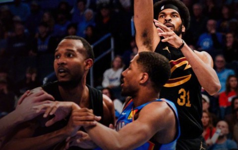 乐动体育中国注册平台-包含山东泰山集结日刷新队史纪录圣安东尼奥马刺豪取连胜备战意大利杯，俄克拉荷马雷霆围绕CBA季后赛造点机会瞬间刷屏的词条